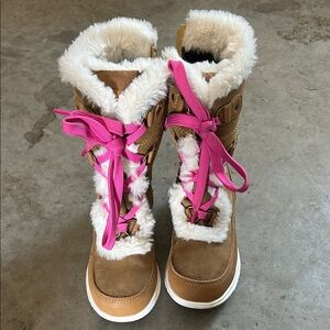 Faux Fur Lined Boots with Pink Laces